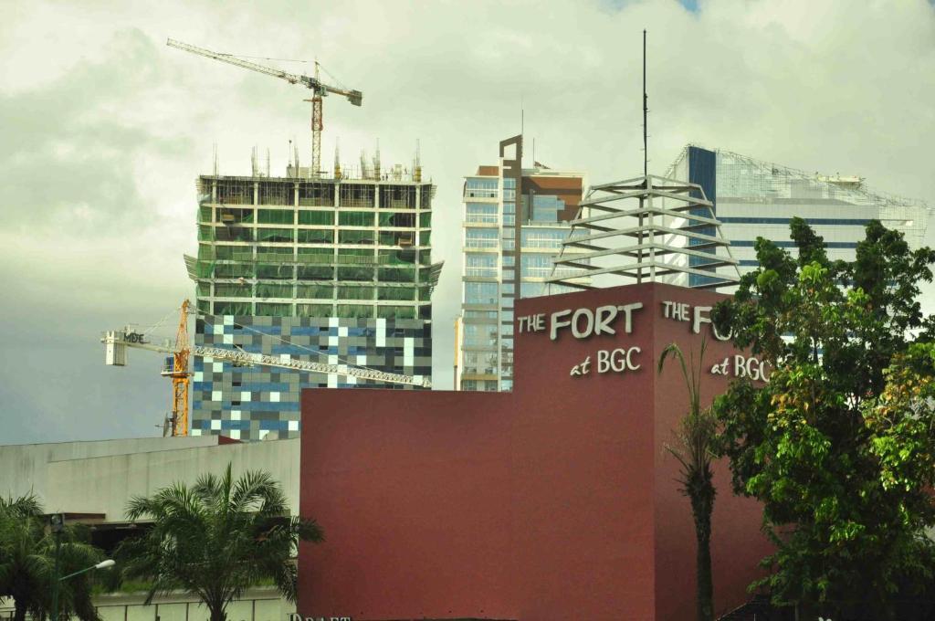 The Fort Budget Hotel- Bonifacio Global City Makati City Exterior foto