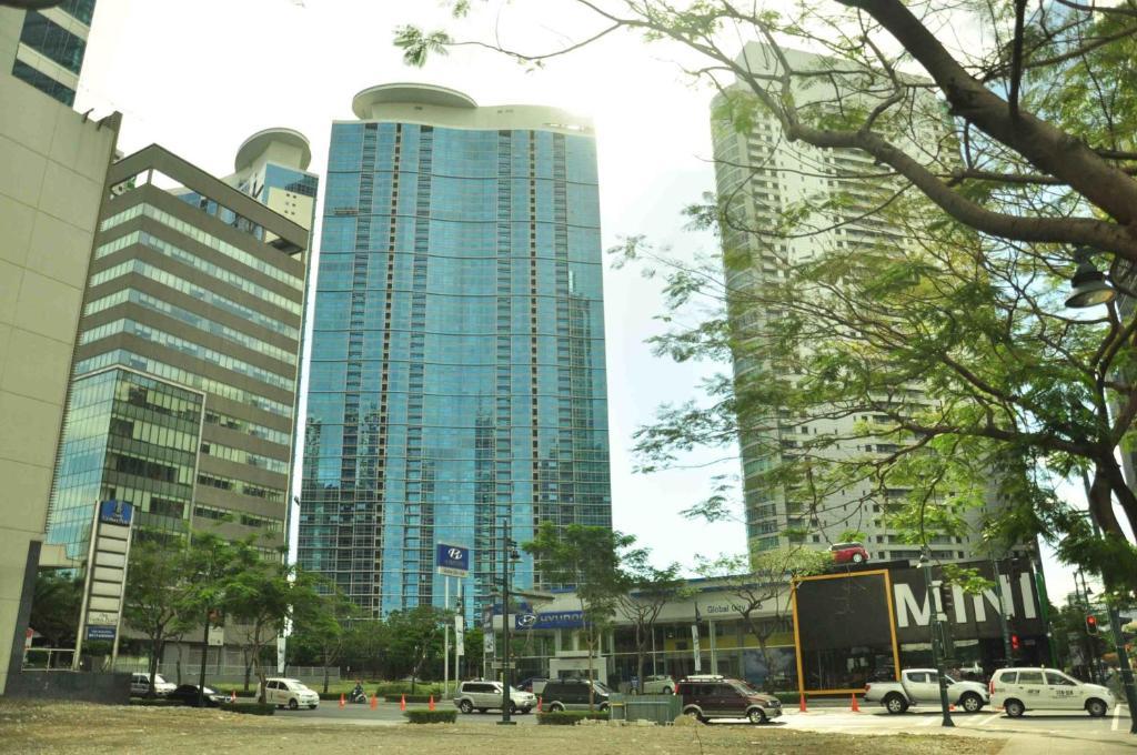 The Fort Budget Hotel- Bonifacio Global City Makati City Exterior foto