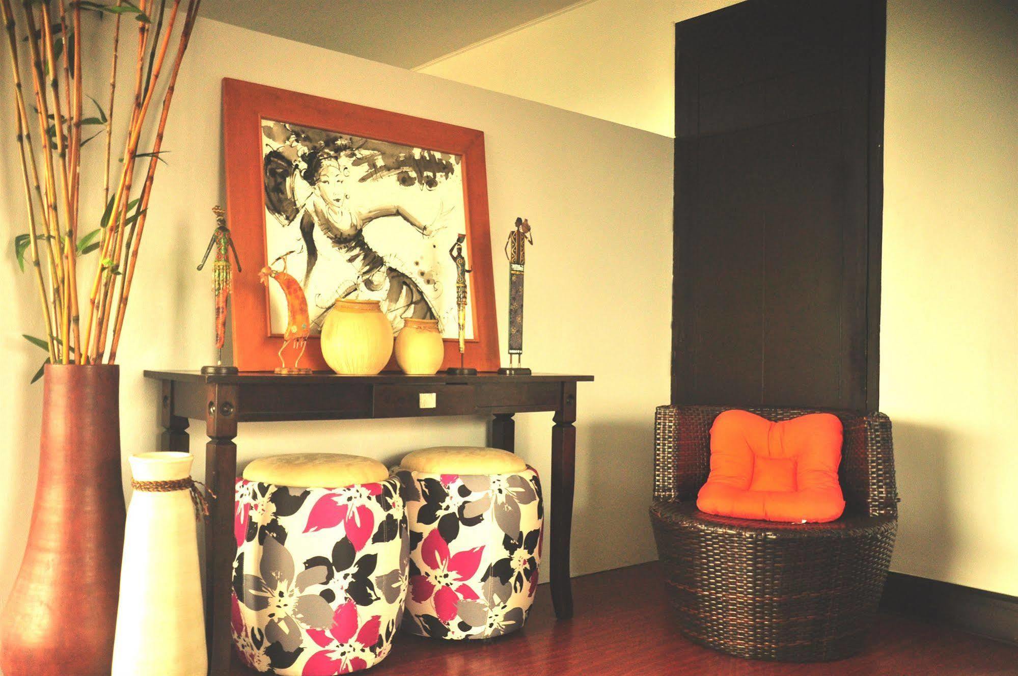 The Fort Budget Hotel- Bonifacio Global City Makati City Exterior foto